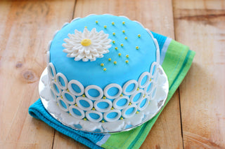 The Tip of the Icing: Cake Decorating with Fondant Icing or Gum Paste?